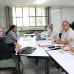¿Buscas trabajo? En Hidalgo, reclutan enfermeros para laborar en Alemania Detalló que las y los interesados deberán contar con seis meses de experiencia laboral comprobable y tener cédula profesional, para posteriormente participar en las entrevistas y demás etapas del proceso de selección. Subrayó que la convocatoria para participar en el proceso se encuentra abierta hasta el 21 de septiembre del presente año y podrán registrarse también a través del siguiente enlace: https://docs.google.com/forms/d/e/1FAIpQLSfkzWj91bZn_8VBn6B5xxFBxpkAQxxltx5IYS9QgYLpqtGFLw/viewform. González Hernández precisó que Hidalgo será sede nacional de este reclutamiento, por lo que la selección del personal de manera presencial será del 28 de septiembre al 2 de octubre de 2026. Para las personas que resulten seleccionadas, el curso para el aprendizaje del idioma Alemán será presencial en el estado de Jalisco o en línea, según lo determine la instancia empleadora. El encargado de la política laboral en la entidad señaló que todavía no existe un número específico de vacantes asignadas para Hidalgo, debido a que el reclutamiento se realiza a nivel nacional; pero invitó a las y los interesados a acercarse al Servicio Nacional de Empleo para conocer la convocatoria.