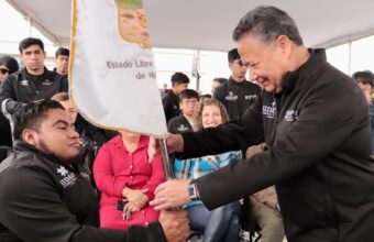 Julio Menchaca abandera a paratletas rumbo a la Conade 2026