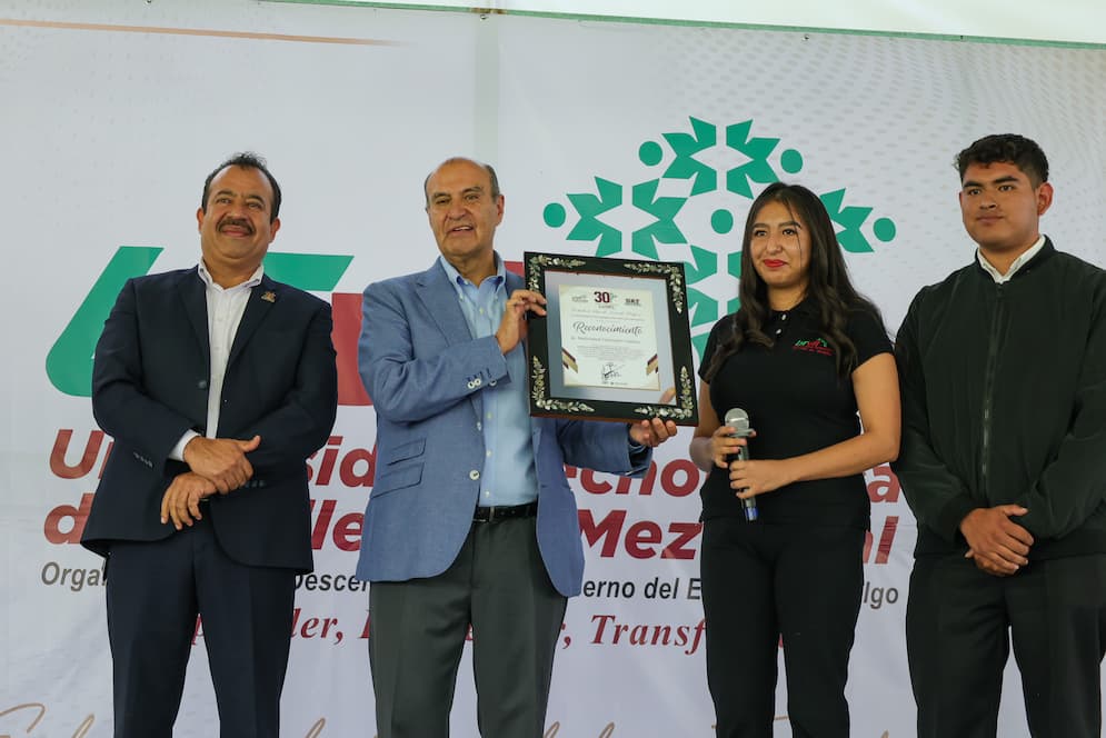 Natividad Castrejón encabeza jornada educativa en Ixmiquilpan