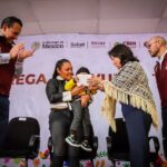 Edda Vite Ramos, presidenta del Patronato del Sistema DIF Hidalgo, al entregar apoyos para 39 hidalguenses con discapacidad provenientes de 13 municipios.
