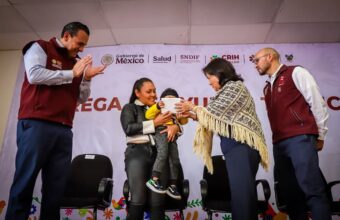 Edda Vite Ramos, presidenta del Patronato del Sistema DIF Hidalgo, al entregar apoyos para 39 hidalguenses con discapacidad provenientes de 13 municipios.