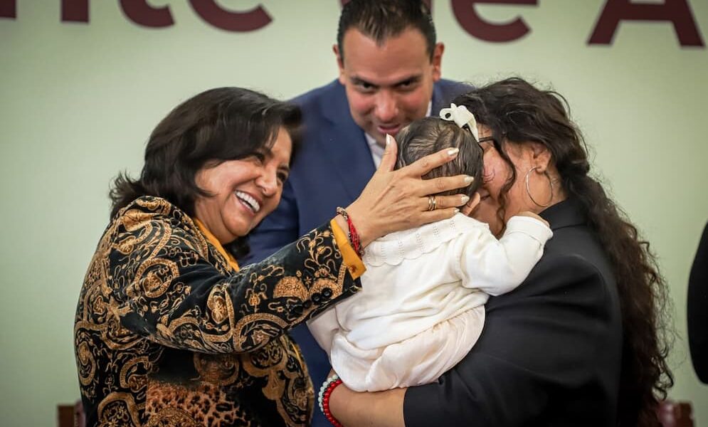 Adopción, un Puente de Amor lleva a seis niños a sus familias