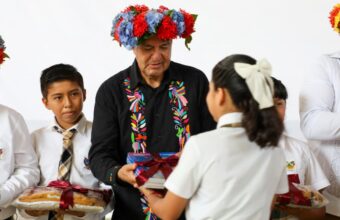 Beneficia SEPH con apoyos e infraestructura a estudiantes de San Felipe Orizatlán