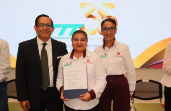 UT de Tula-Tepeji reconoce trayectoria académica y laboral en su 35 aniversario