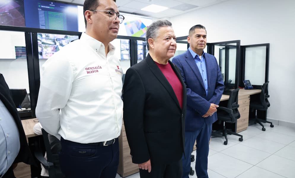 Menchaca entrega nuevo Centro de Datos y remodelación del aeropuerto de Pachuca