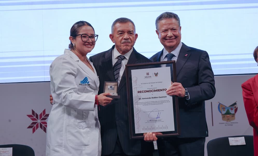 Reconoce Julio Menchaca la trayectoria y vocación del personal médico de Hidalgo