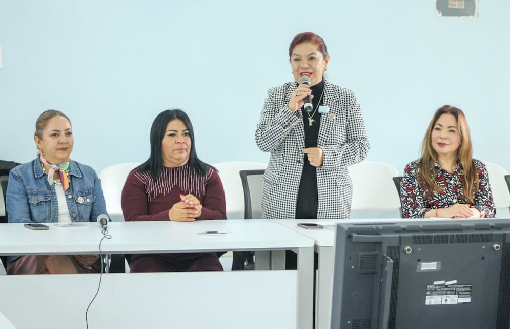 Capacita SEPH a supervisores escolares en acompañamiento pedagógico