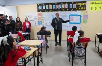 Más y mejores espacios para aprender; Natividad Castrejón entrega obra educativa por 12.9 mdp en Huichapan