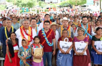 Inició gobierno de Hidalgo entrega de cacao y azúcar en la Huasteca