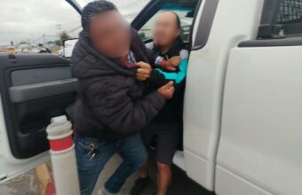 Automovilista agrede a inspectores de transporte en Pachuca