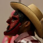 La fiesta del Xantolo representa la máxima expresión cultural de la Huasteca hidalguense y una oportunidad para fortalecer la identidad de los pueblos originarios, preservar sus tradiciones y generar alternativas económicas para las familias mediante el turismo comunitario, afirmó el presidente municipal de Atlapexco, Juan de Dios Nochebuena Hernández, durante la conferencia semanal.